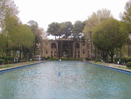 زیباترین مکان های باغی و تاریخی اصفهان (عکس)