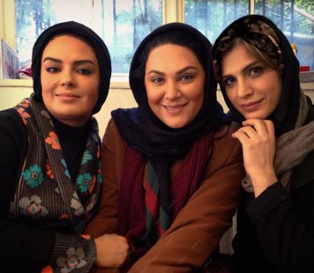 لاله اسکندری و عکس های جدید در کنار دوستانش